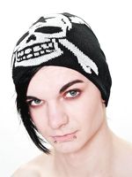 Čepice černá s bílou lebkou