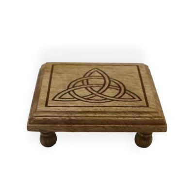 Oltářní stoleček Triquetra