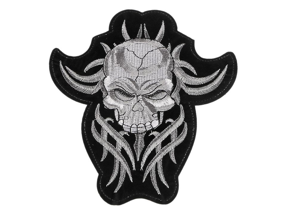 Nášivka střední - Tribal lebka