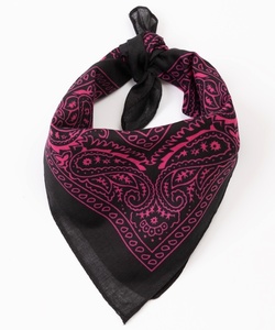 Šátek černý s růžovým paisley vzorem