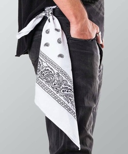 Šátek s paisley vzorem bílý