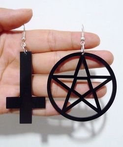 Náušnice kříž a pentagram