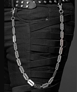 Řetěz na kalhoty s žiletkami